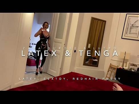 ❤️ Dada wa kambo mwenye kichwa chekundu akiwa amevalia vazi la latex alilobanwa na kaka wa kambo ️ ❌️❤